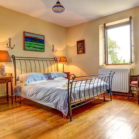 Saint-andre-de-najac Sleeps 8 Pool Wifi Villa