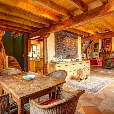 Saint-andre-de-najac Sleeps 8 Pool Wifi Saint-André-de-Najac