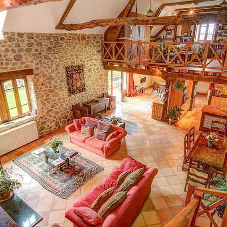 Saint-andre-de-najac Sleeps 8 Pool Wifi Saint-André-de-Najac