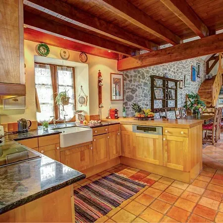 Saint-andre-de-najac Sleeps 8 Pool Wifi Villa *