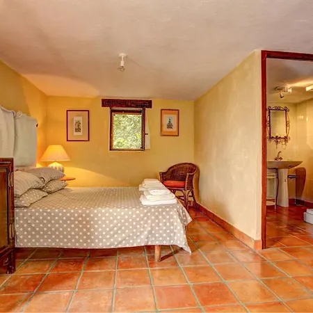 Saint-andre-de-najac Sleeps 8 Pool Wifi * Saint-André-de-Najac