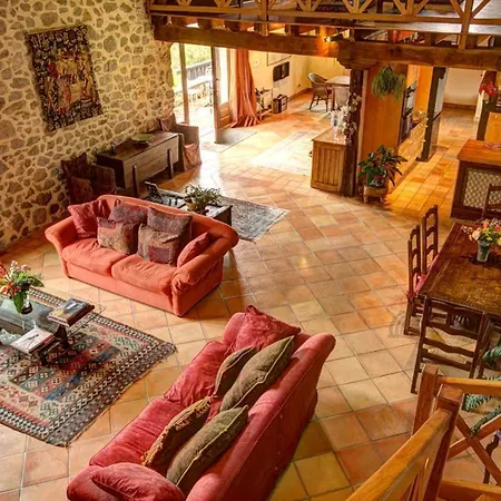 Saint-andre-de-najac Sleeps 8 Pool Wifi Saint-André-de-Najac