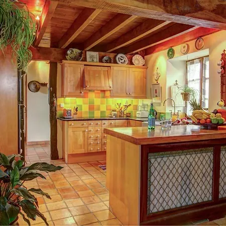 Saint-andre-de-najac Sleeps 8 Pool Wifi