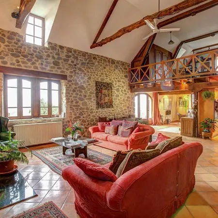 Villa Saint-andre-de-najac Sleeps 8 Pool Wifi Saint-André-de-Najac