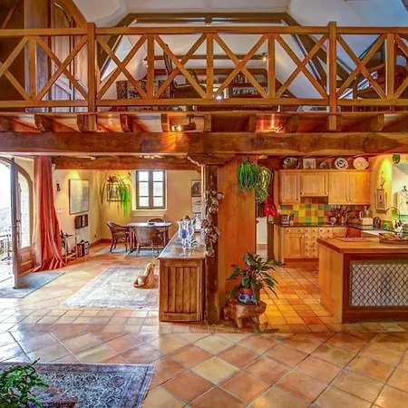Saint-andre-de-najac Sleeps 8 Pool Wifi * Saint-André-de-Najac